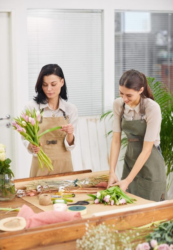 Hinter den Kulissen — so entsteht ein Arrangement bei FLEUR & FARN